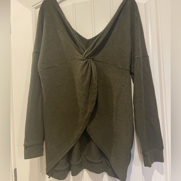 Open back sweater - Picture 2 of 5